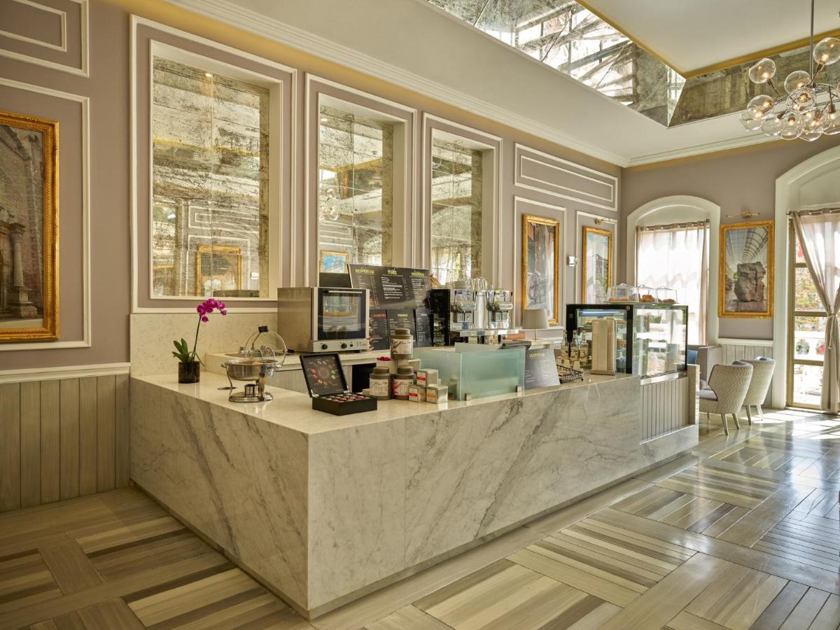Fiesta Americana Меріда Екстер'єр фото The interior of the hotel
